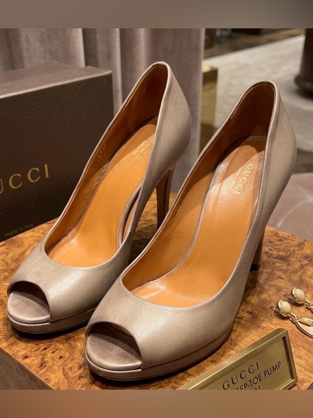 GUCCI Betty Open-Toe Platform Pump Smooth Calfskin Leather Shoes  Sz 8, 38 Italy